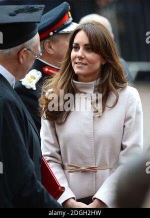 Il Duca e la Duchessa di Cambridge visitano la Guildhall e il centro di Cambridge. Foto Stock