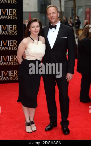 Rupert Penry Jones e Dervla Kirwan in arrivo all'Olivier Awards 2013, Royal Opera House, Covent Garden, Londra. Foto Stock