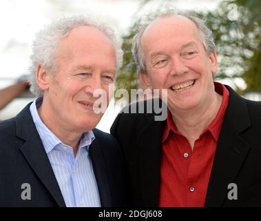 Jean Pierre Dardenne e Luc Dardenne partecipano al Deux Jours une Nuit Photocall, parte del Settimo Festival de Cannes, Palais Du Festival, Cannes. Foto Stock