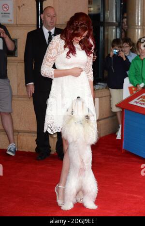 Ashleigh Butler e Pudsey arrivano alla prima mondiale di Pudsey il cane, il film, Vue Cinema, Leicester Square, Londra Foto Stock