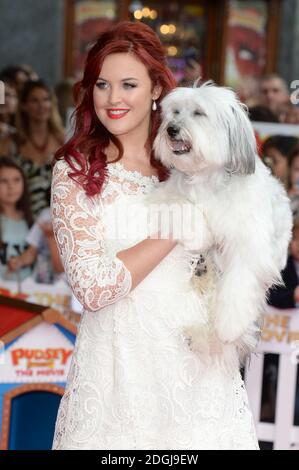 Ashleigh Butler e Pudsey arrivano alla prima mondiale di Pudsey il cane, il film, Vue Cinema, Leicester Square, Londra Foto Stock