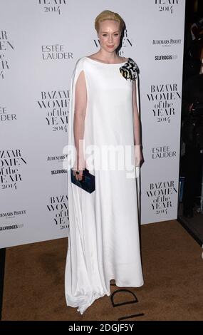 Gwendoline Christie arriva all'Harpers Bazaar Women of the Year Awards, Claridges Hotel, Londra. Foto Stock