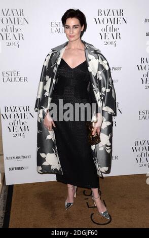 Erin o'Connor arriva al Harpers Bazaar Women of the Year Awards, Claridges Hotel, Londra. Foto Stock