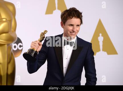 Eddie Redmayne con l'attore in un premio di ruolo leader per 'la Teoria di tutto', nella sala stampa del 87esimo Academy Awards tenutosi al Dolby Theatre di Hollywood, Los Angeles, CA, USA, 22 febbraio 2015. Foto Stock