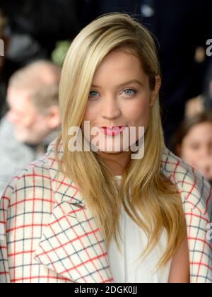 Laura Whitmore partecipa ai 2015 TRIC Awards al Grosvenor House Hotel di Londra. Foto Stock