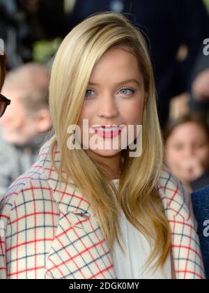 Laura Whitmore partecipa ai 2015 TRIC Awards al Grosvenor House Hotel di Londra. Foto Stock