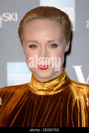 Gwendoline Christie arrivo al Alexander McQueen: Savage Beauty mostra cena di gala, il Victoria and Albert Museum, Londra. Foto Stock