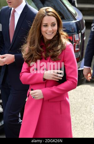 Catherine, la Duchessa di Cambridge, arriva alla Chiesa del Cristo, Gipsy Hill, Londra del sud. Foto Stock