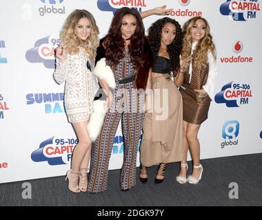 Perrie Edwards, Leigh Anne Pinnock, Jesy Nelson e Jade Thirlwall di Little Mix frequentano il Capital FM Summertime Ball al Wembley Stadium di Londra. Foto Stock