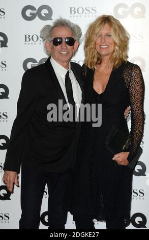 Keith Richards e Patti Hansen partecipano al GQ Men of the Year Awards 2015 tenutosi presso la Royal Opera House di Bow Street, Londra Foto Stock