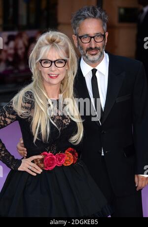 David Baddiel e la moglie Morwenna Banks arrivano alla prima britannica di Miss You già, Vue Cinema, Leicester Square, Londra. Foto Stock