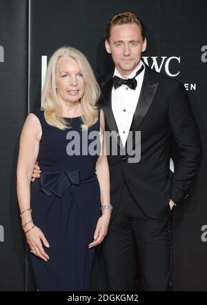 Amanda Nevill e Tom Hiddleston partecipano alla BFI Luminous Gala Dinner parte del British Film Institutes London Film Festival, Londra il credito fotografico dovrebbe essere: Doug Peters/ EMPICS Entertainment Foto Stock