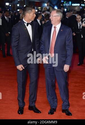 Cristiano Ronaldo e Sir Alex Ferguson partecipano alla prima mondiale di Ronaldo al Vue West End Cinema di Leicester Square, Londra. Foto Stock