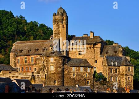 Francia, Aveyron (12), Lot valle, Estaing, etichettato i più bei villaggi di Francia, tappa sul percorso di Saint-Jacques-de-Compostelle, classificato W Foto Stock