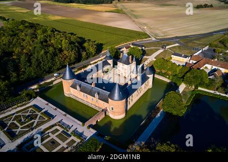 Francia, Loiret (45), Chilleurs-aux-Bois, Castello di Chamerolles, proprietà del dipartimento del Loiret (vista aerea) Foto Stock