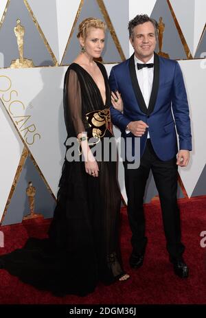 Sunrise Coigney e Mark Ruffalo arrivano all'ottantottantesimo Academy Awards tenutosi al Dolby Theatre di Hollywood, Los Angeles, California, USA, 28 febbraio 2016. Foto Stock