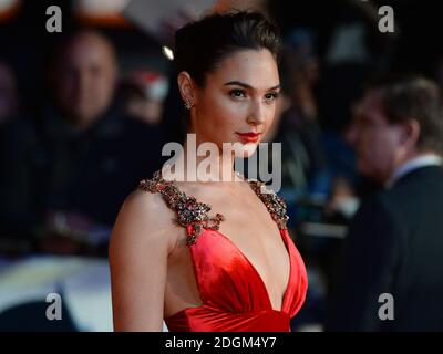 Gal Gadot partecipa alla prima europea di Batman contro Superman: Dawn of Justice a Leicester Square, Londra. Foto Stock