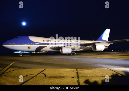 Il presidente degli Stati Uniti Barack Obama arriva nel Regno Unito su Air Force One all'aeroporto Stansted di Londra, Essex. Foto Stock