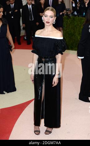 Lea Seydoux al Metropolitan Museum of Art Met Gala 2016, a New York City, USA. Il credito fotografico dovrebbe essere: Doug Peters/EMPICS Entertainment Foto Stock