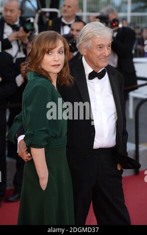 Isabelle Huppert e Paul Verhoeven partecipano alla prima Elle al Palais De Fetival di Cannes. Parte del 69° Festival del Cinema di Cannes in Francia. (Credito obbligatorio: Doug Peters/EMPICS Entertainment) Foto Stock