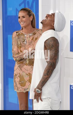 Heidi Klum e Nick Cannon arrivano al MTV Video Music Awards 2016, Madison Square Garden, New York City. Il credito fotografico dovrebbe essere: Doug Peters/EMPICS Entertainment Foto Stock