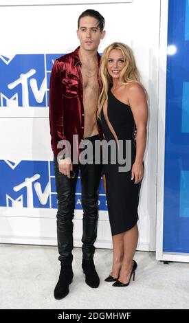 G-Eazy e Britney Spears in arrivo al MTV Video Music Awards 2016, Madison Square Garden, New York City. Il credito fotografico dovrebbe essere: Doug Peters/EMPICS Entertainment Foto Stock