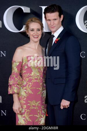 Claire Foy e Matt Smith partecipano alla prima della Crown a Odeon Leicester Square, Londra. Il credito fotografico dovrebbe essere: Doug Peters/EMPICS Entertainment Foto Stock