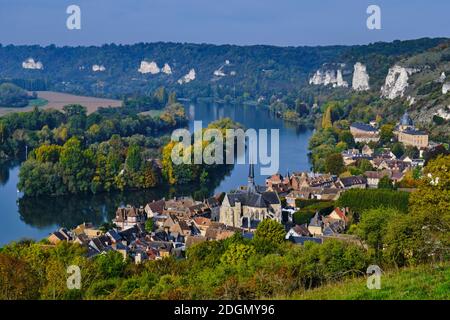 Francia, Eure (27), Les Andelys, le Petit-Andely visto da Château Gaillard, città sulle rive della Senna, loop della Senna Foto Stock