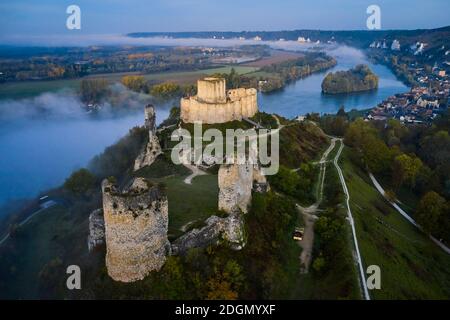 Francia, Eure (27), Les Andelys, Château Gaillard, fortezza del XII secolo costruita da Richard Coeur de Lion sopra un anello della Senna Foto Stock