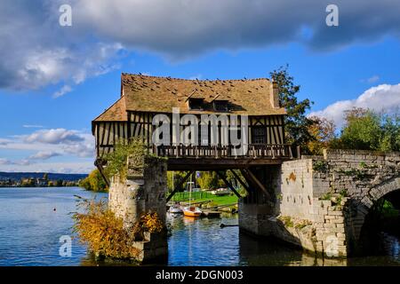 Francia, Eure (27), Vernon, il vecchio mulino sul vecchio ponte sulla Senna Foto Stock