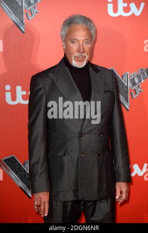 Sir Tom Jones partecipa al lancio di The Voice UK alla Millbank Tower di Londra. Il credito fotografico dovrebbe essere: Doug Peters/EMPICS Entertainment Foto Stock