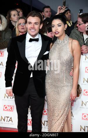 Cara de la Hoyde e Nathan Massey partecipano al National Television Awards 2017 tenutosi all'O2 di Londra. Il credito fotografico dovrebbe essere: Doug Peters/EMPICS Entertainment Foto Stock