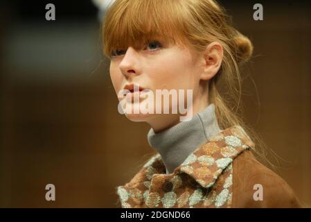 Il Joe Casely Hayford Show, parte della London Fashion Week. 1/2 lunghezza. modellazione. Â©Doug Peters/allaction.co.uk Foto Stock