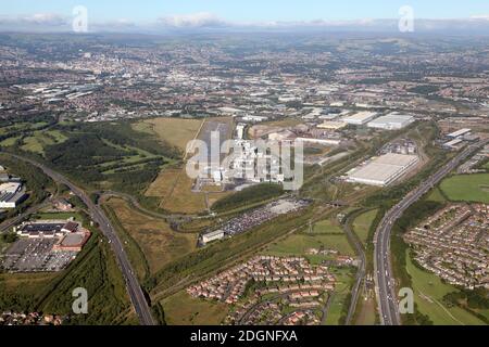 Vista aerea dell'industria e del Sheffield Business Park e ora chiuso Sheffield Airport a Tinsley, un sobborgo sul lato est di Sheffield, South Yorkshire Foto Stock