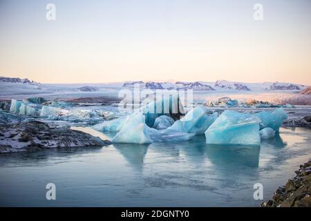 La Laguna del Ghiacciaio JÃ¶kulsarlon in Islanda, Europa Foto Stock