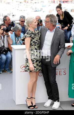 Michelle Williams (a sinistra) e Todd Haynes (a destra) partecipano alla fotocellula Wonderstruck come parte del 70° Festival del Cinema di Cannes. Il credito fotografico dovrebbe essere: Doug Peters/EMPICS Entertainment Foto Stock