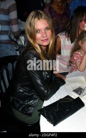 Kate Moss al Frost French Show, parte della London Fashion Week. Â©Doug Peters/allactiondigital.com Foto Stock