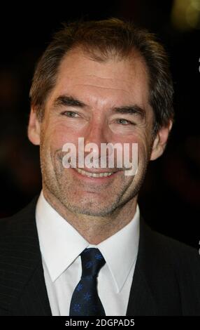 Timothy Dalton alla prima europea di Cold Mountain, Leicester Square, Londra. Doug Peters/allactiondigital.com Foto Stock