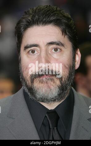 Alfred Molina alla UK Gala Premiere di Spiderman 2 a Leicester Square, Londra. Doug Peters/allactiondigital.com Foto Stock