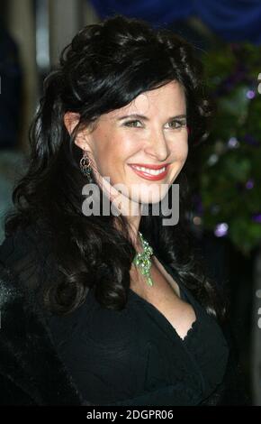 Ronnie Ancona arriva al British Comedy Awards 2004, London Television Center, South Bank. Â©Doug Peters/allactiondigital.com Foto Stock