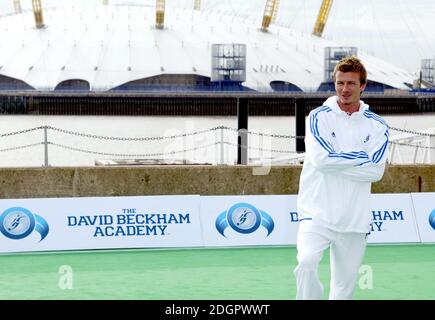 David Beckham annuncia il lancio della nuova 'David Beckham Football Academy' nella parte orientale di Londra e avrà sede al Millennium Dome. Si spera che l'accademia aiuterà i bambini a diventare future stelle del calcio. Doug Peters/allactiondigital.com Foto Stock