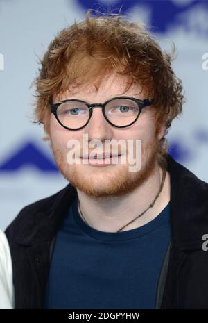 Ed Sheeran arrivando a MTV Video Music Awards 2017, tenutosi presso il Forum di Los Angeles. Foto di credito dovrebbe leggere: Doug Peters/EMPICS Entertainment Foto Stock