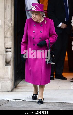 La Regina Elisabetta II presenzia la riapertura della Sir Joseph Hotung Gallery al British Museum di Londra. Il credito immagine dovrebbe essere: Doug Peters/EMPICS Entertainment Foto Stock