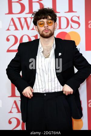 Tom Grennan partecipa ai Brit Awards alla O2 Arena di Londra. Il credito fotografico dovrebbe essere: Doug Peters/EMPICS Entertainment Foto Stock