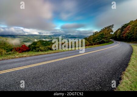 Mattina alba ove blu Ridge parkway montagne Foto Stock