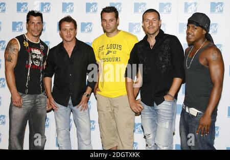 Danny Wood (New Kids on the Block), Jimmy Constable (911), Dane Bowers (un altro livello), Lee Latchford Evans (Steps) e Bradley Macintosh (S-Club 7). Foto Stock