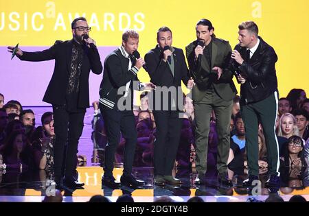 (Da sinistra a destra) AJ McClean, Brian Littrell, Howie Dorough, Kevin Richardson e Nick carter dei Backstreet Boys in scena al MTV Video Music Awards 2018, radio City, New York. Il credito fotografico dovrebbe essere: Doug Peters/EMPICS Foto Stock