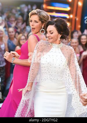 Darcey Bussell e Shirley Ballas arrivano al lancio del tappeto rosso Strictly come Dancing 2018, BBC Broadcasting House, Londra. Il credito fotografico dovrebbe essere: Doug Peters/EMPICS Foto Stock