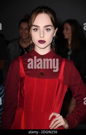 Louisa Connolly-Burnham in prima fila al J. JS Lee Catwalk Show, parte della London Fashion Week, 180 The Strand, Londra. Il credito fotografico dovrebbe essere: Doug Peters/EMPICS Foto Stock