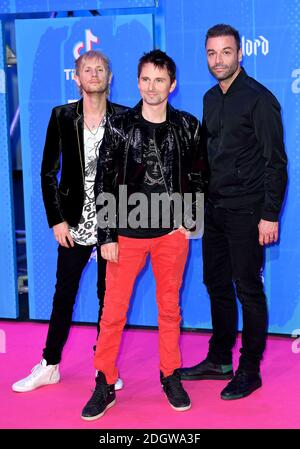 Dominic Howard, Matt Bellamy e Chris Wolstenholme di Muse che frequentano gli MTV Europe Music Awards 2018 tenutasi a Bilbao Exhibition Centre, Spagna Foto Stock